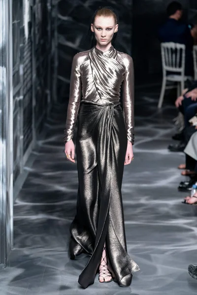 Look 60
